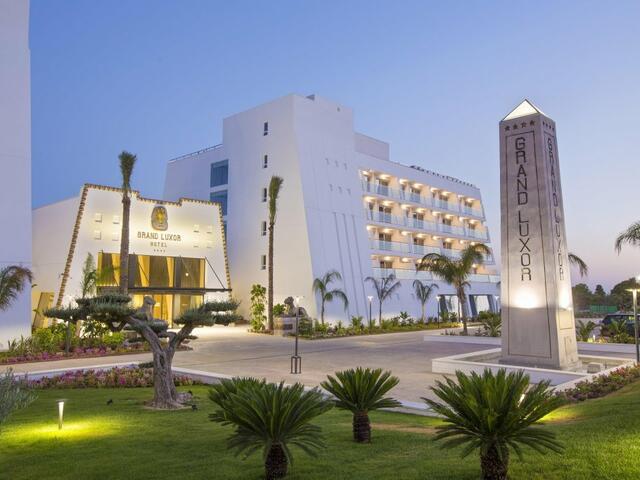 фото отеля Grand Luxor Hotel изображение №1