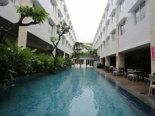 фото отеля RedDoorz Plus near Mall Bali Galeria изображение №5