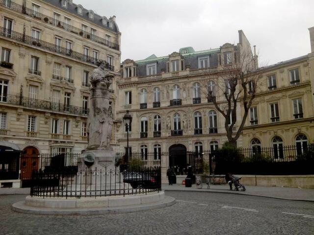 фото Celeste Hotel Paris Batignolles изображение №2