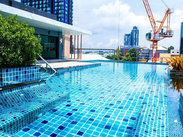 фото отеля Sixty Six Pattaya Beach Road Apartment изображение №1