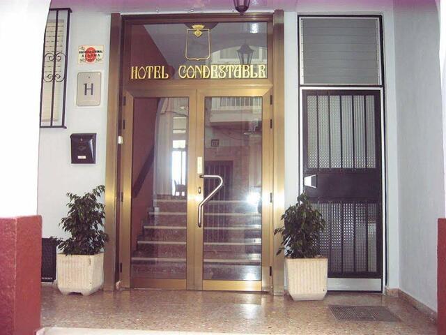 фото отеля Hotel Condestable изображение №1