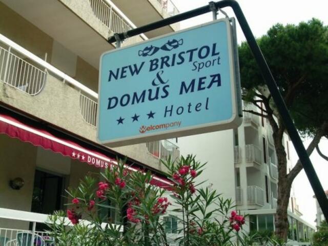фотографии отеля New Bristol Sport & Domus Mea Hotel изображение №3