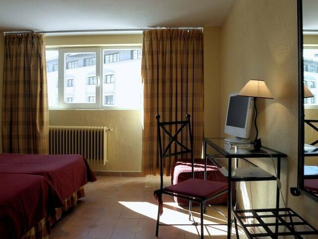 фото отеля Hotel Mont Blanc изображение №25