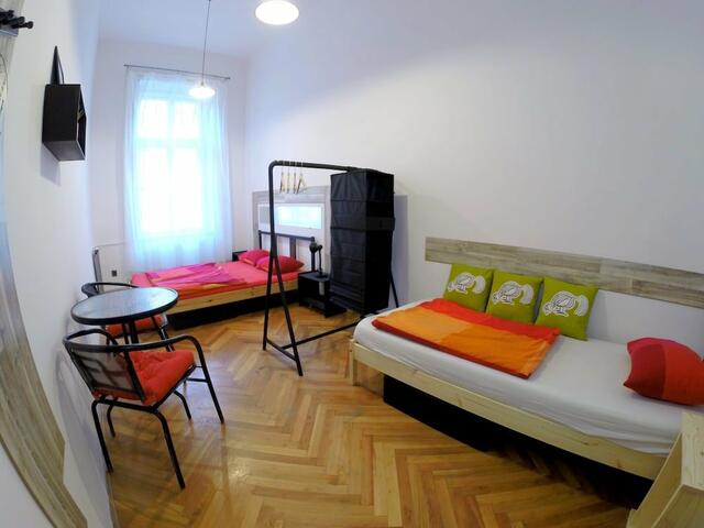 фото отеля Friends Hostel and Apartments Budapest изображение №1