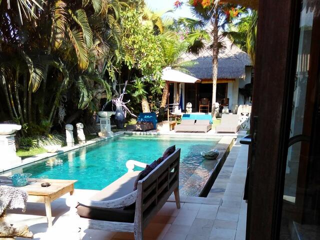 фото отеля Lotus Villa Ubud изображение №1