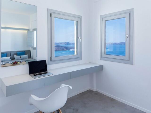 фото отеля Alti Santorini Suites изображение №21