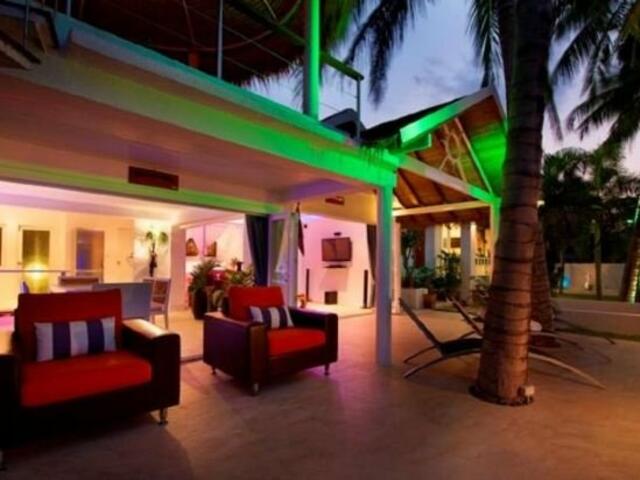 фото отеля Bangrak Beachfront Villa изображение №1