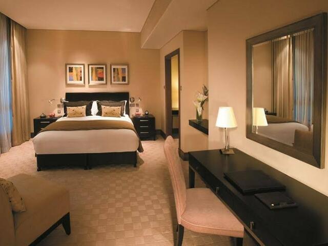фото Shangri-La Hotel Apartments Qaryat Al Beri изображение №26