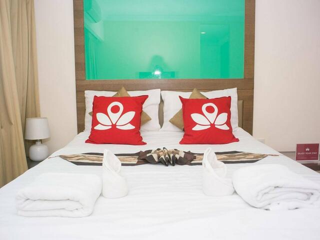 фото отеля ZEN Rooms Silom 12 изображение №1