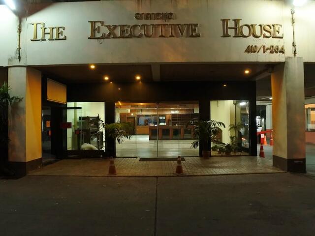 фото отеля The Executive House изображение №1