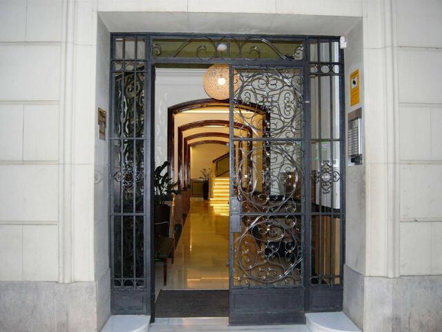 фото отеля Mercedes Heritage Barcelona Suites изображение №1