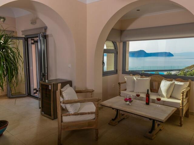 фото отеля Our Villa Santorini изображение №13