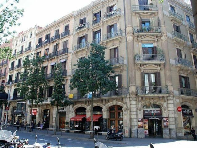фото отеля Apartment Barcelona Atic изображение №1