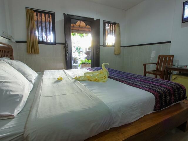 фотографии Taman Sari Beach Inn & Hostel изображение №28
