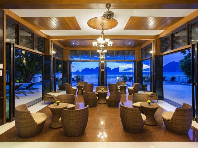 фото Phi Phi Long Beach Resort & Villa изображение №22