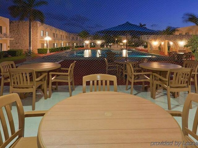 фотографии отеля Holiday Inn Express Cancun Zona Hotelera изображение №7