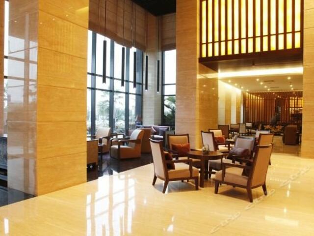 фото отеля New Yantai Hotel изображение №9