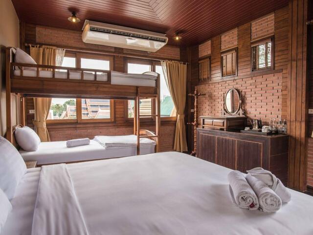 фото Feung Nakorn Balcony Rooms and Cafe изображение №46