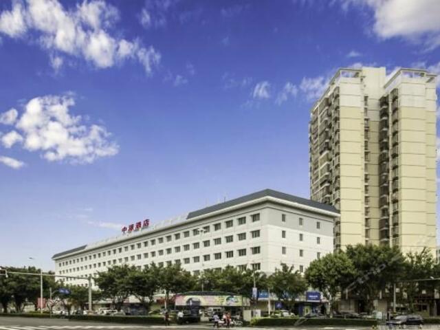 фото отеля Zhong Yuan Hotel изображение №1
