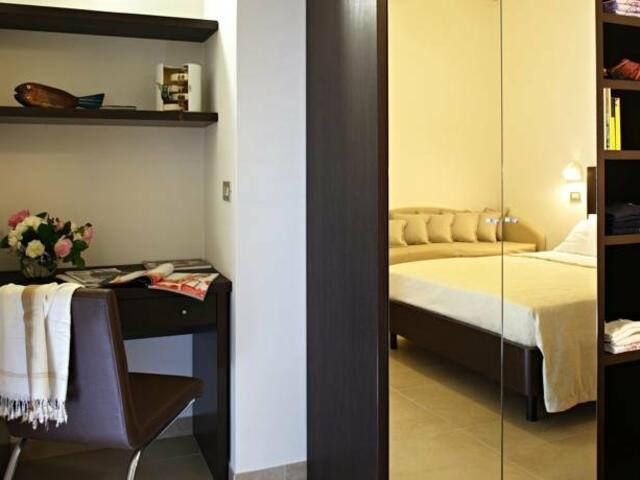 фото Mediterraneo Hotel & Suites изображение №10