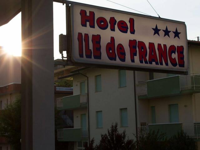 фото отеля Hotel Ile de France Cesenatico изображение №1