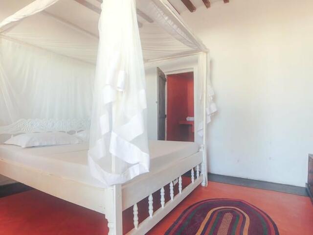 фотографии отеля Uhuru Beach Hotel изображение №15