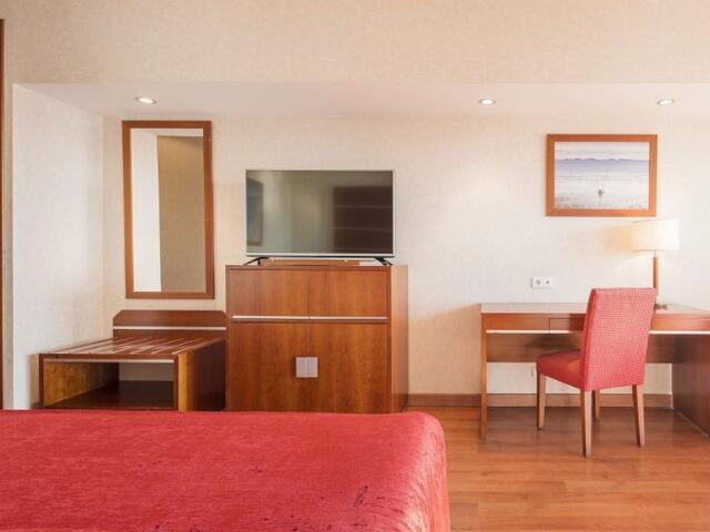 фото Hotel ILUNION Malaga изображение №30