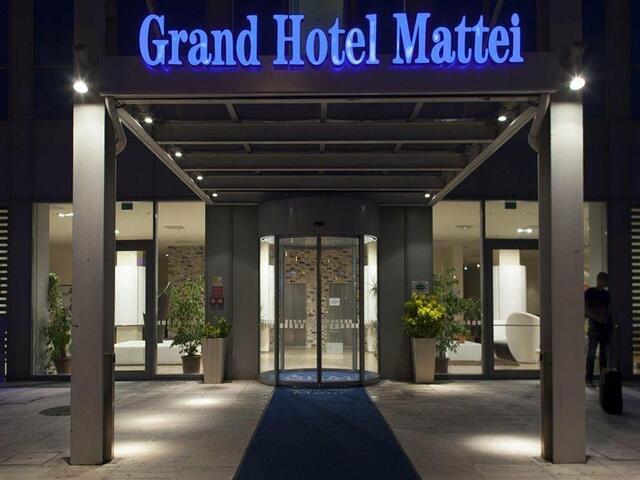 фото отеля Grand Hotel Mattei изображение №1