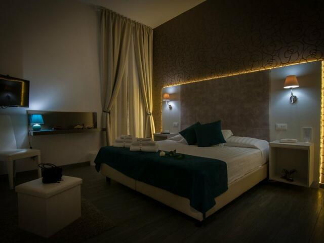 фотографии отеля Elenoire Rooms & Suite изображение №19