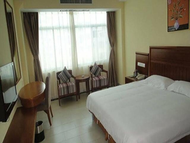 фото отеля Home Inn (Sanya Great East China Sea Visitors Center) изображение №9