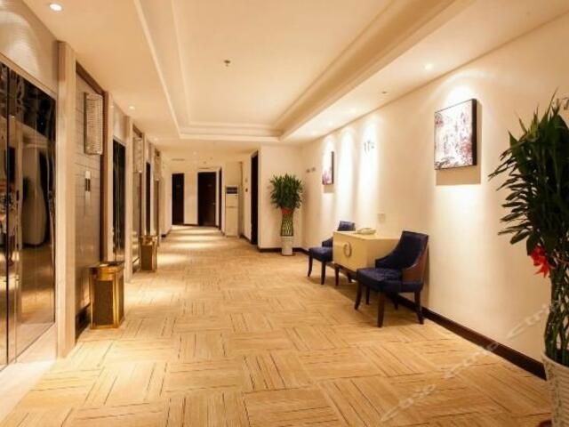 фото отеля Jinghang Hotel изображение №5