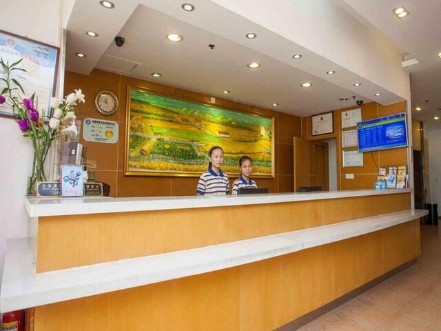 фото отеля 7 Days Inn Sanya Bay Danzhou Community Branch изображение №17