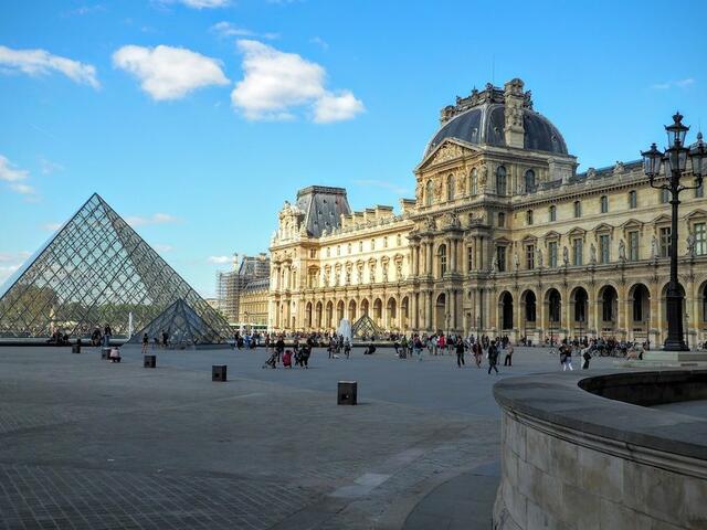 фото отеля Louvre Parisian Chicsuites изображение №5