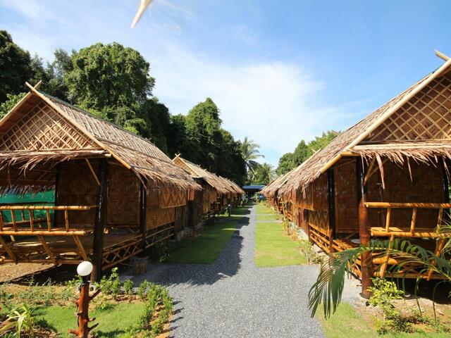 фото отеля Phuhaya Bamboo Bungalows изображение №17