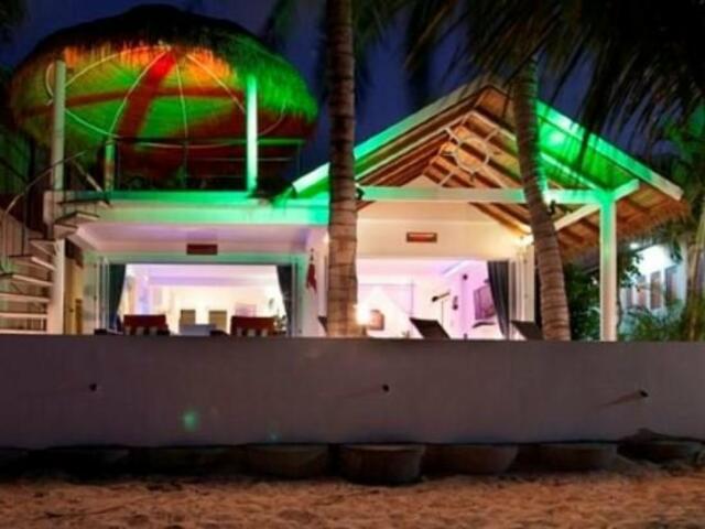 фото отеля Bangrak Beachfront Villa изображение №9