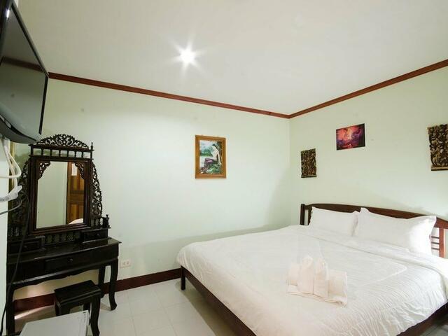 фото Patong Wannee Hotel изображение №18