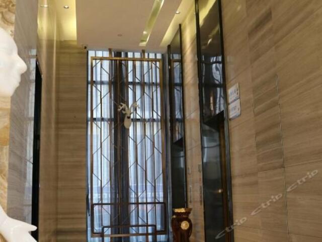 фотографии Yiyuan Lanbao Hotel изображение №8