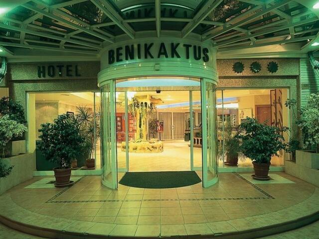 фото отеля Hotel Benikaktus изображение №1