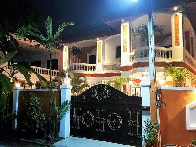 фото отеля Вилла YAI LAND - The Tropical - Pattaya Jomtien изображение №1