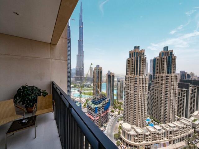 фотографии отеля Апартаменты Fantastay Towering Burj Khalifa views BLVD Crescent tower изображение №3