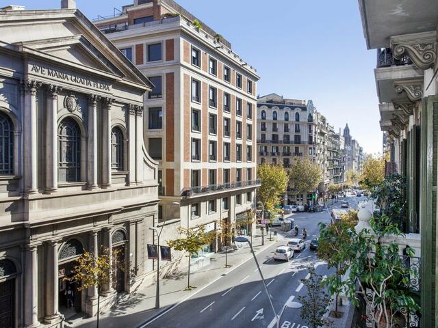 фото отеля Апартаменты Barcelona Best Services изображение №1