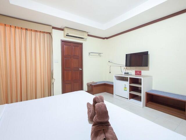 фотографии отеля Отель ZEN Rooms Rat-U-Thid 200 Phi Road изображение №19