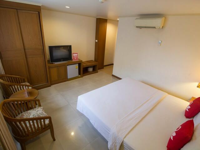 фото Отель ZEN Rooms Petchburi 11 Pratunam изображение №10