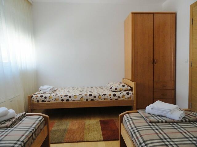 фотографии Семейные апартаменты в Будве с двумя спальнями изображение №12
