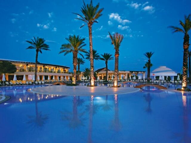 фото отеля Limak Atlantis De Luxe Hotel & Resort). изображение №1