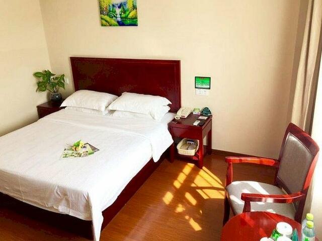 фото GreenTree Inn Haikou Longhua District Guomao Hotel изображение №10