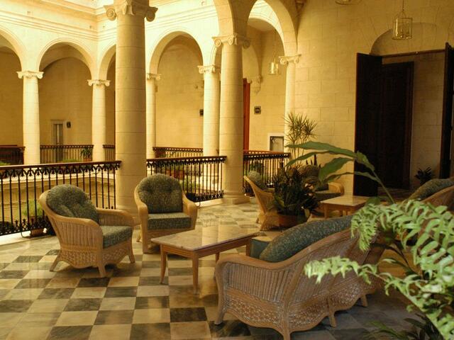 фото отеля Hotel Palacio O Farrill изображение №9
