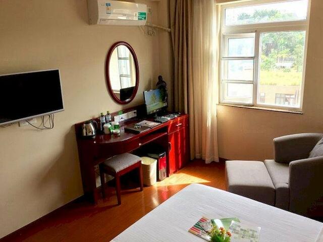 фото отеля GreenTree Inn Haikou Longhua District Guomao Hotel изображение №5
