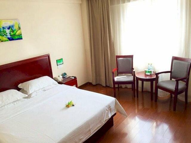фото GreenTree Inn Haikou Longhua District Guomao Hotel изображение №6