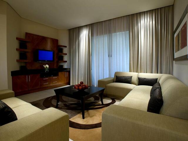 фото Shangri-La Hotel Apartments Qaryat Al Beri изображение №22